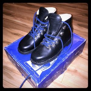 Merrell hiking boots explorer etc size 9.5